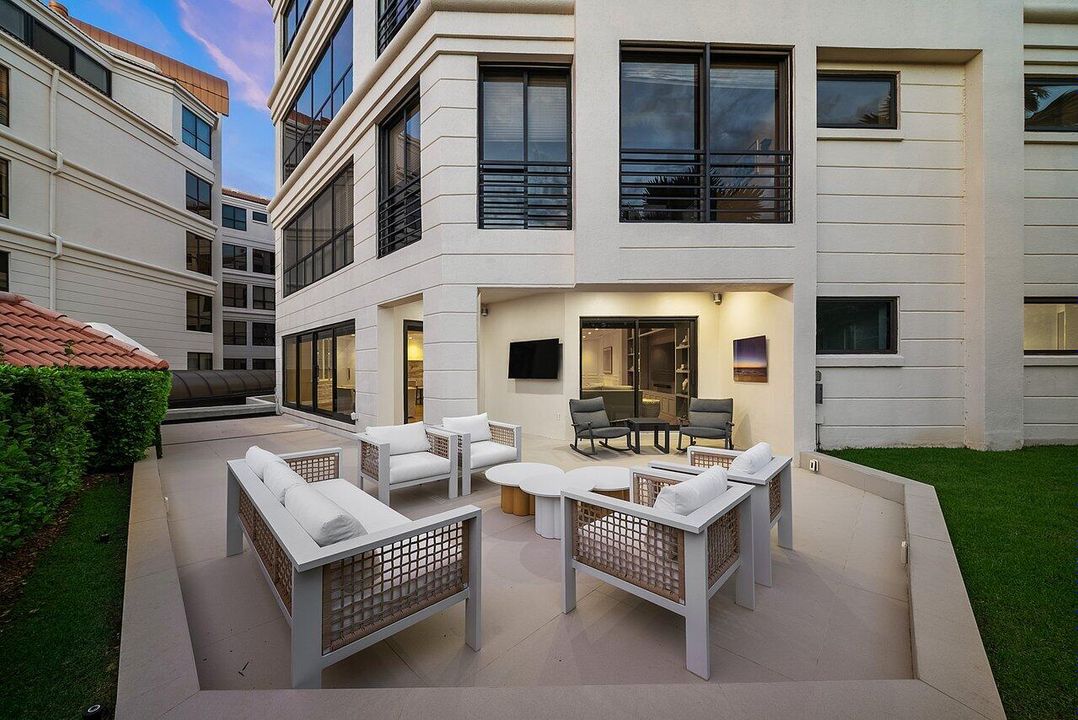 На продажу: $5,999,000 (4 спален, 4 ванн, 6629 Квадратных фут)