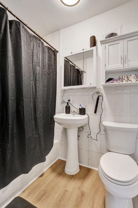 For Sale: $445,000 (0 beds, 0 baths, 884 Square Feet)