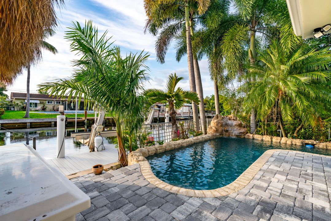 На продажу: $2,200,000 (4 спален, 3 ванн, 2557 Квадратных фут)