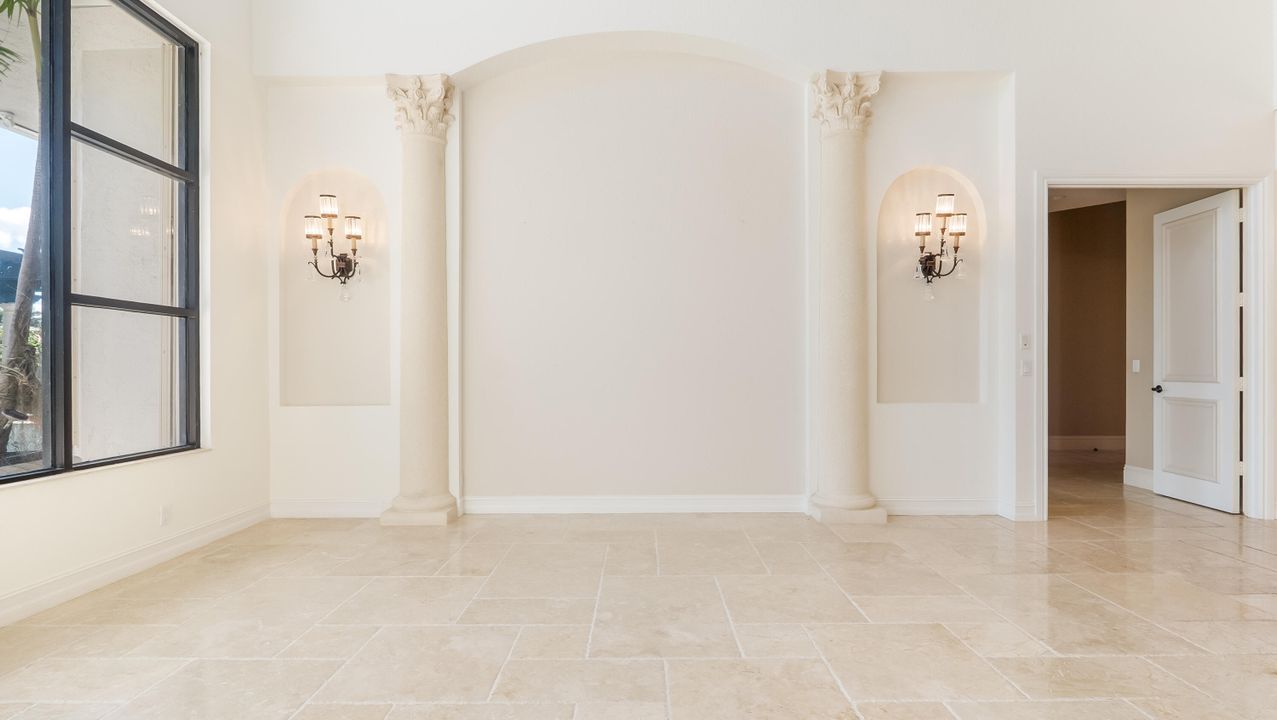 For Sale: $2,899,900 (5 beds, 5 baths, 5480 Square Feet)