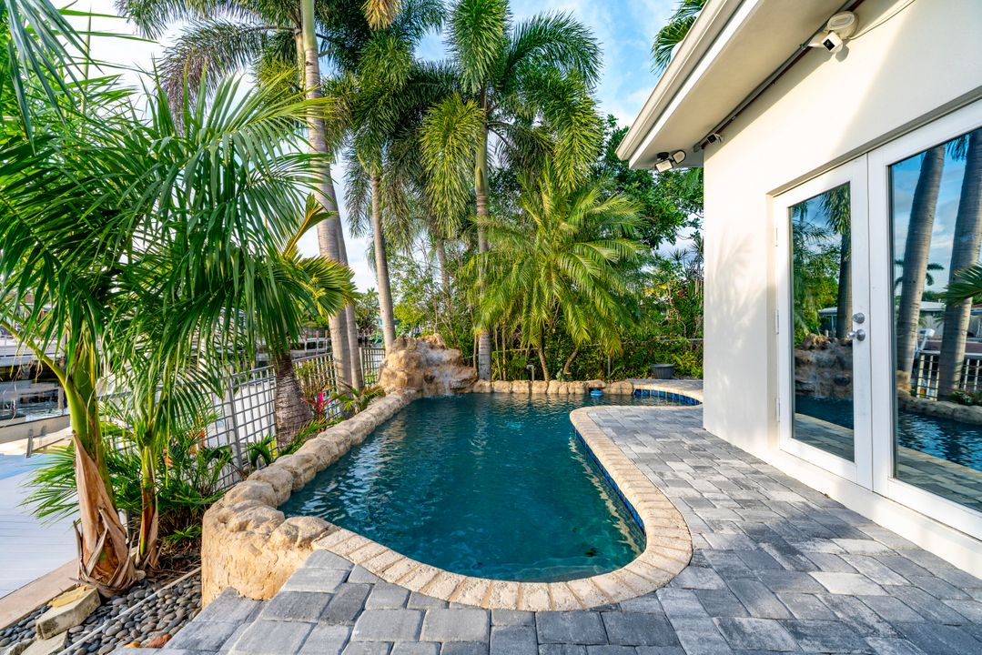 На продажу: $2,200,000 (4 спален, 3 ванн, 2557 Квадратных фут)