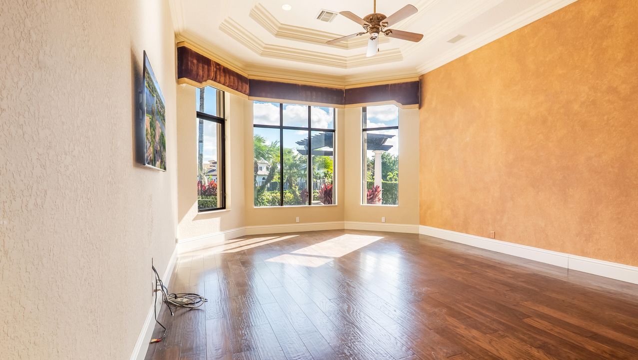 For Sale: $2,899,900 (5 beds, 5 baths, 5480 Square Feet)