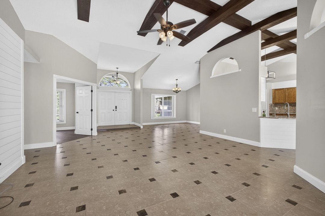 En Renta: $5,100 (5 camas, 3 baños, 2718 Pies cuadrados)