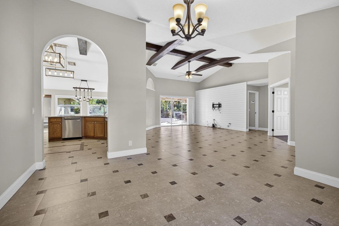 En Renta: $5,100 (5 camas, 3 baños, 2718 Pies cuadrados)