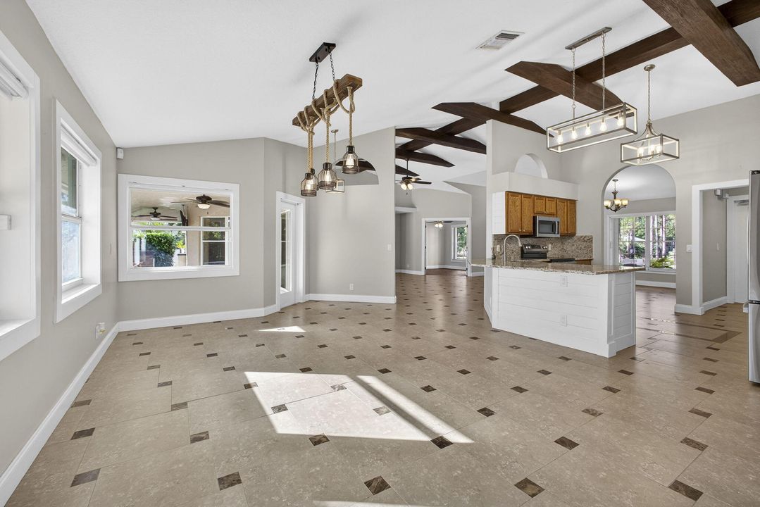 En Renta: $5,100 (5 camas, 3 baños, 2718 Pies cuadrados)