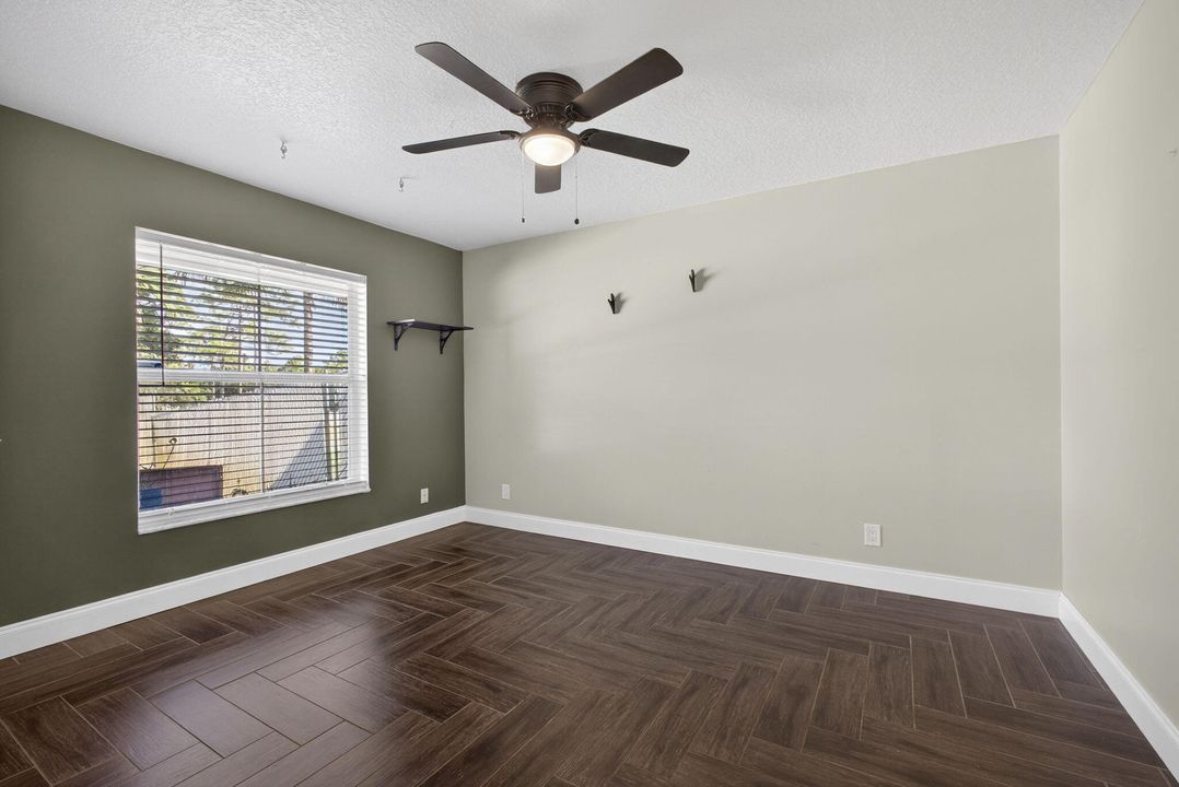 En Renta: $5,100 (5 camas, 3 baños, 2718 Pies cuadrados)