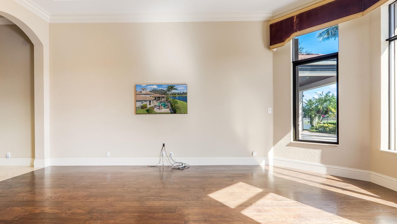 For Sale: $2,899,900 (5 beds, 5 baths, 5480 Square Feet)