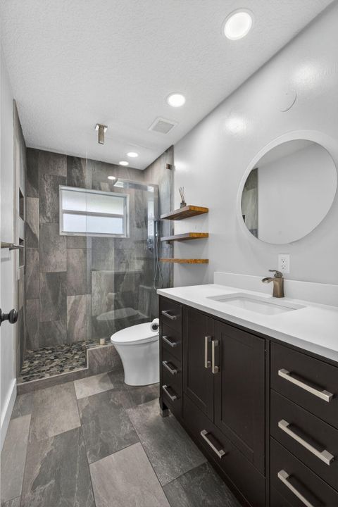 En Renta: $5,100 (5 camas, 3 baños, 2718 Pies cuadrados)