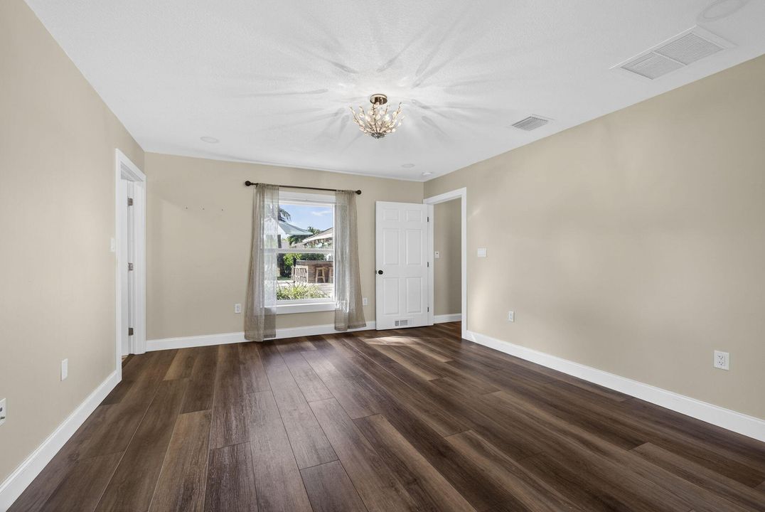 En Renta: $5,100 (5 camas, 3 baños, 2718 Pies cuadrados)