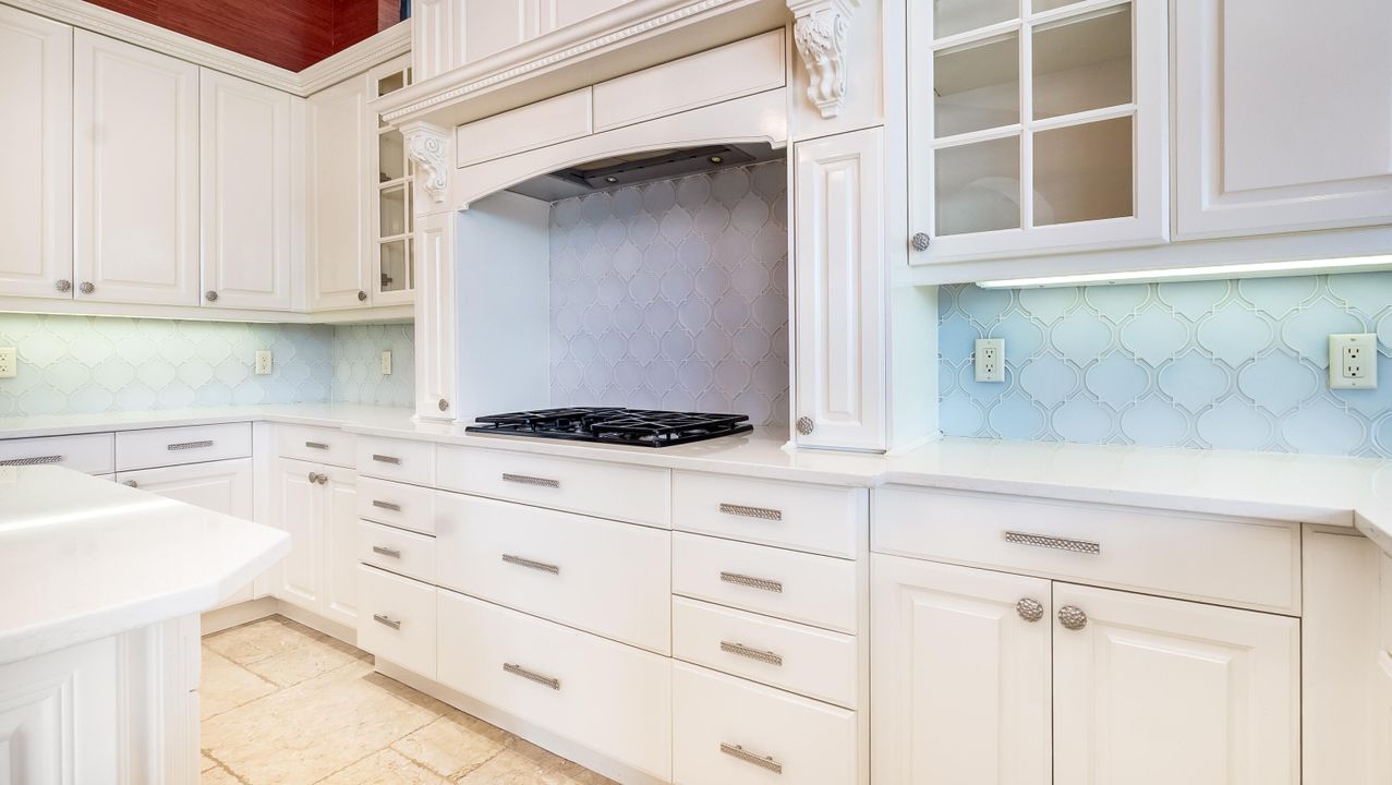 For Sale: $2,899,900 (5 beds, 5 baths, 5480 Square Feet)