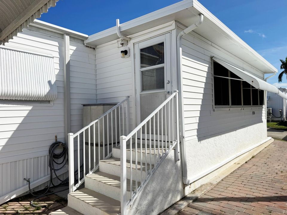 待售: $269,000 (1 贝兹, 1 浴室, 724 平方英尺)