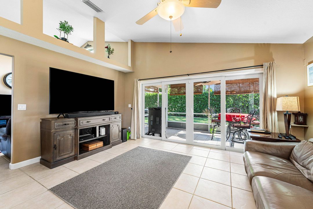 待售: $550,000 (3 贝兹, 2 浴室, 1942 平方英尺)