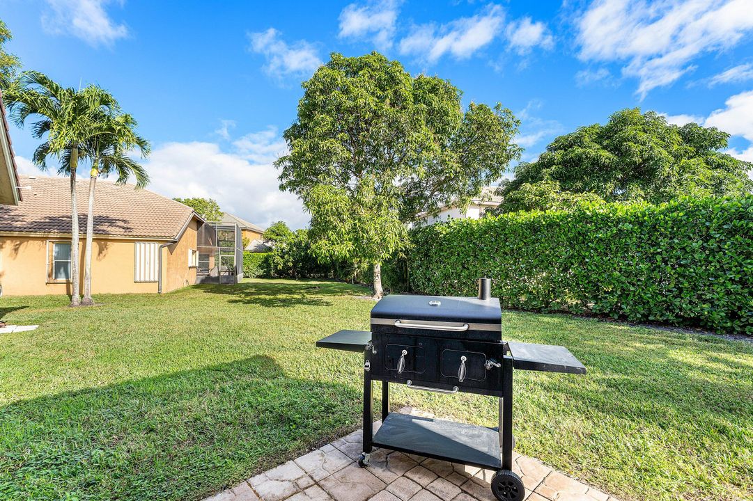 待售: $550,000 (3 贝兹, 2 浴室, 1942 平方英尺)