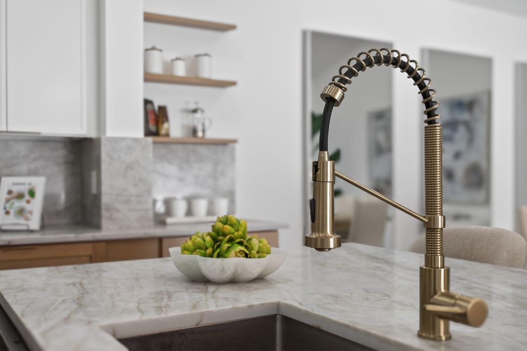 待售: $997,500 (5 贝兹, 3 浴室, 2530 平方英尺)