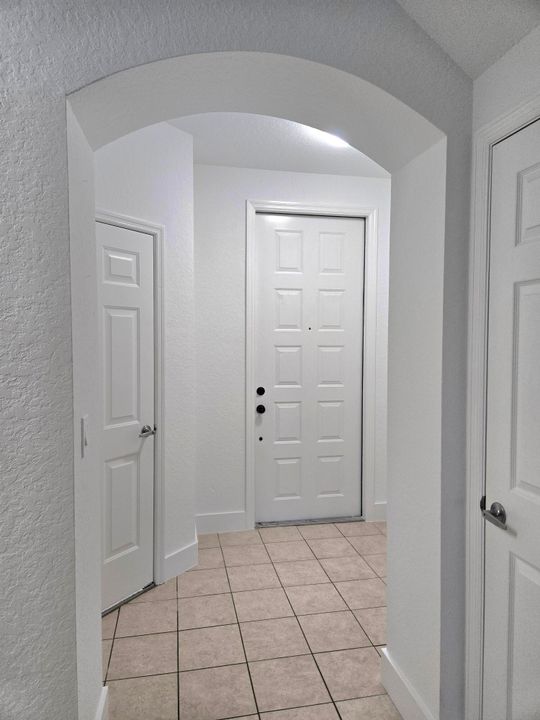 For Rent: $2,350 (3 beds, 2 baths, 1556 Square Feet)