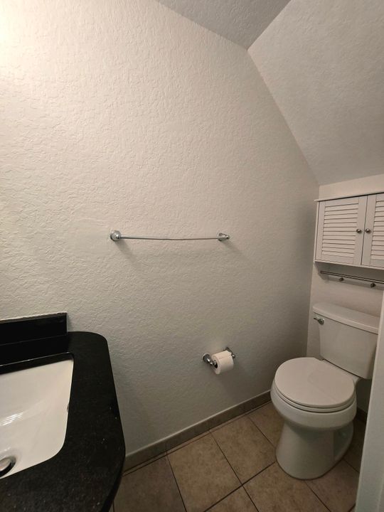 For Rent: $2,350 (3 beds, 2 baths, 1556 Square Feet)