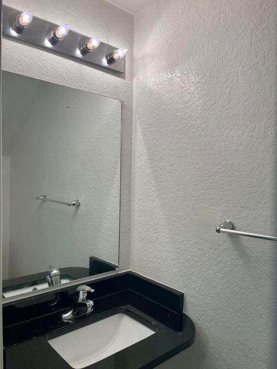 For Rent: $2,350 (3 beds, 2 baths, 1556 Square Feet)