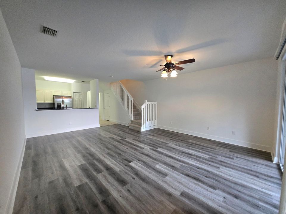 For Rent: $2,350 (3 beds, 2 baths, 1556 Square Feet)