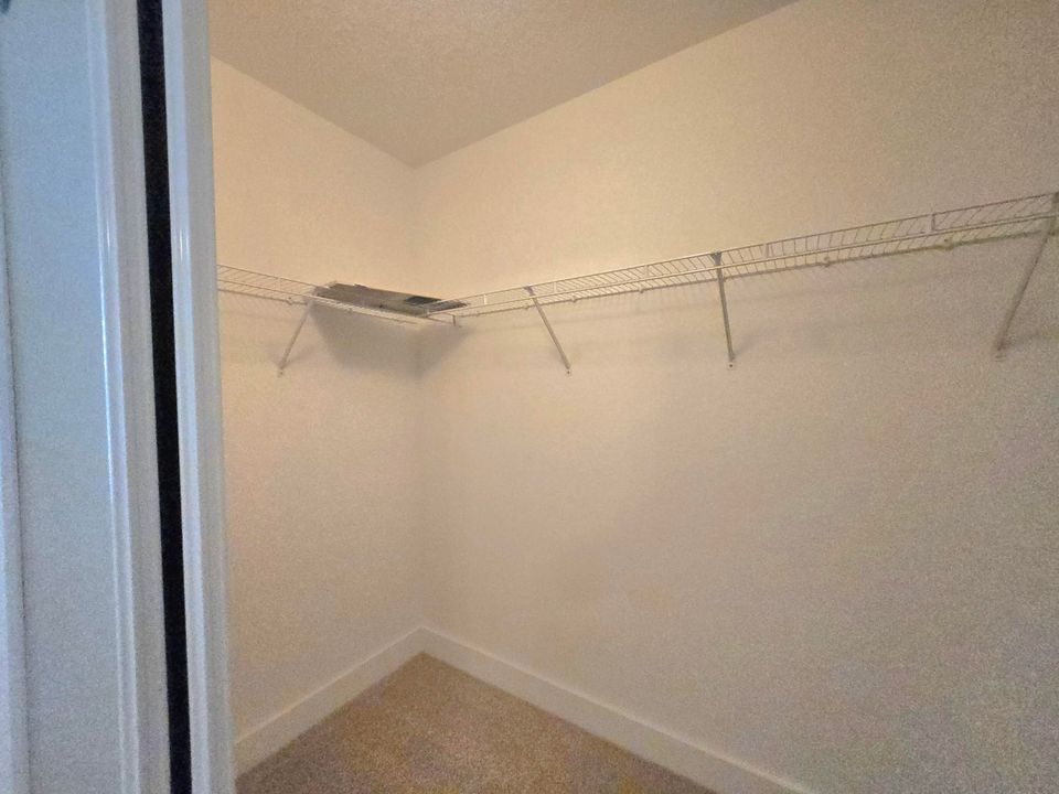 For Rent: $2,350 (3 beds, 2 baths, 1556 Square Feet)