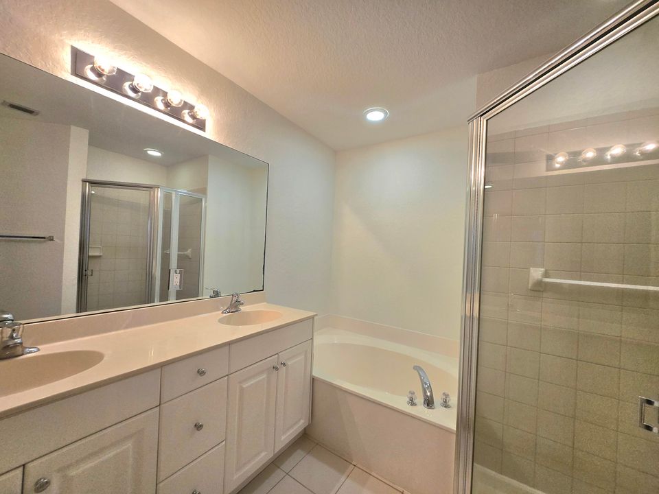 For Rent: $2,350 (3 beds, 2 baths, 1556 Square Feet)