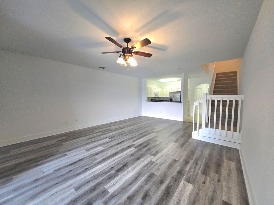 For Rent: $2,350 (3 beds, 2 baths, 1556 Square Feet)