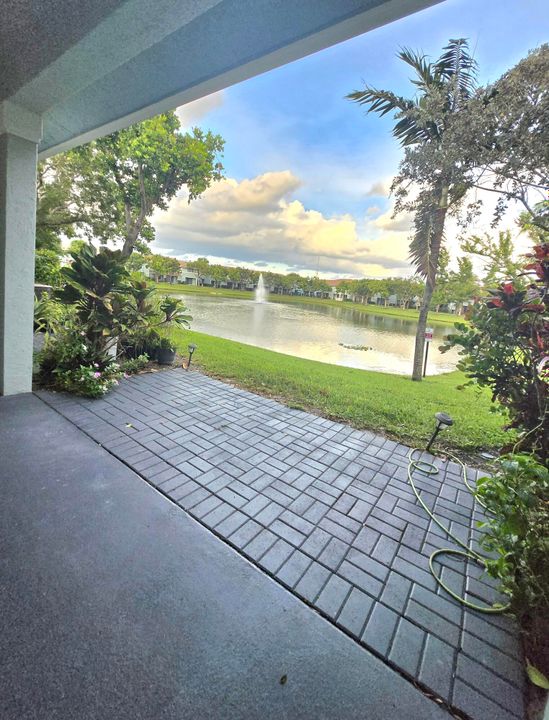 For Rent: $2,350 (3 beds, 2 baths, 1556 Square Feet)