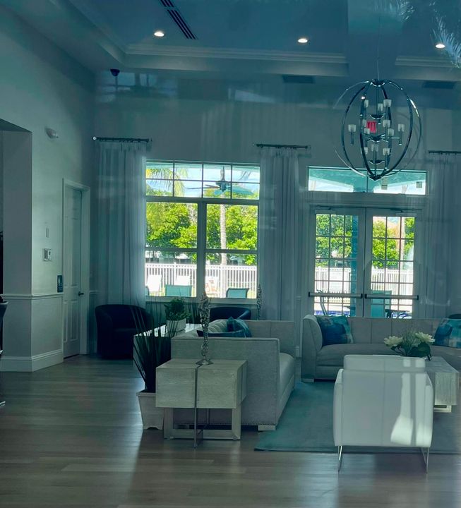 For Rent: $2,350 (3 beds, 2 baths, 1556 Square Feet)