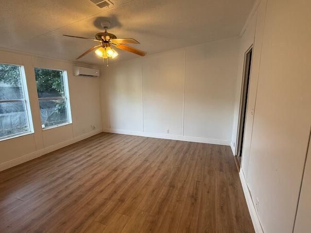 For Rent: $3,000 (4 beds, 2 baths, 1512 Square Feet)
