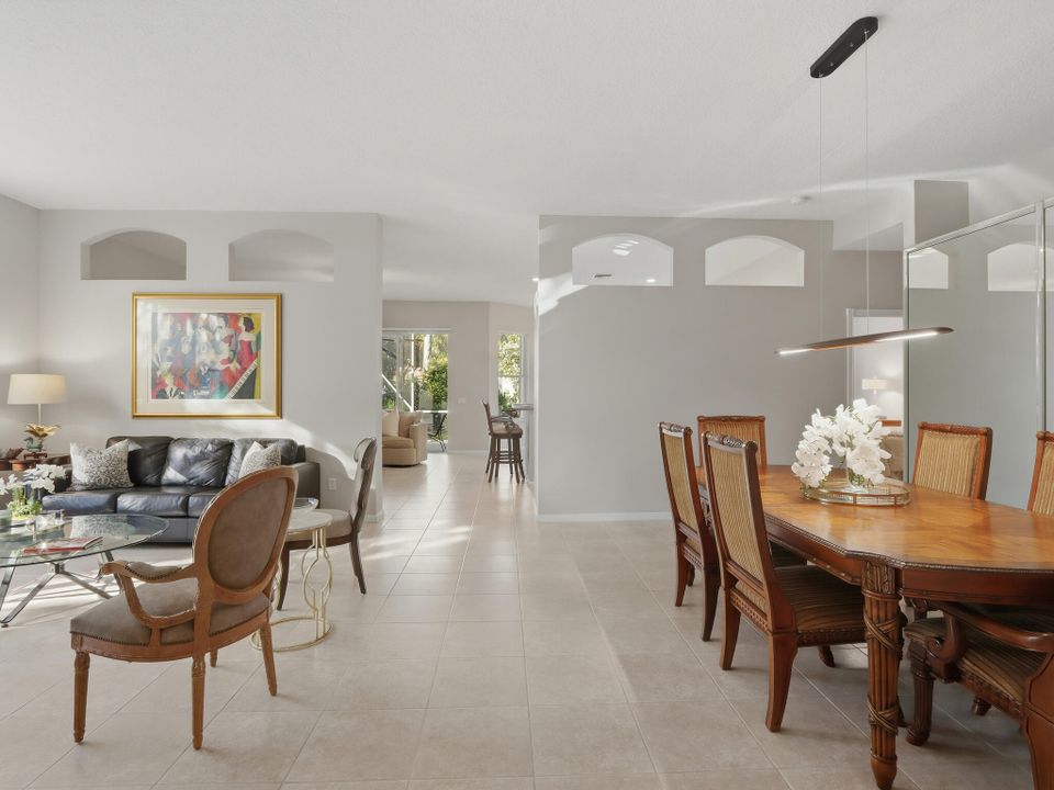 En Venta: $509,000 (3 camas, 2 baños, 2081 Pies cuadrados)