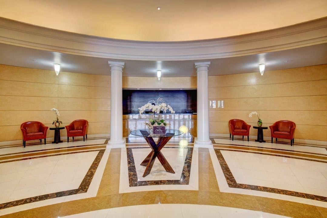 For Rent: $2,500 (1 beds, 1 baths, 916 Square Feet)