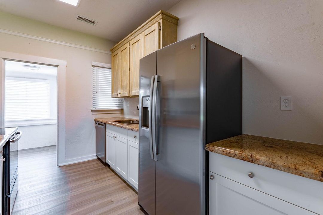 For Rent: $3,250 (3 beds, 2 baths, 1209 Square Feet)