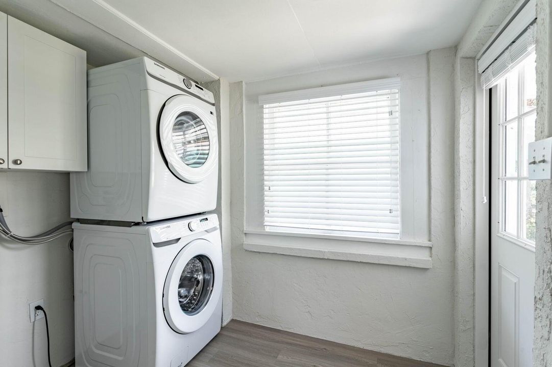 For Rent: $3,250 (3 beds, 2 baths, 1209 Square Feet)