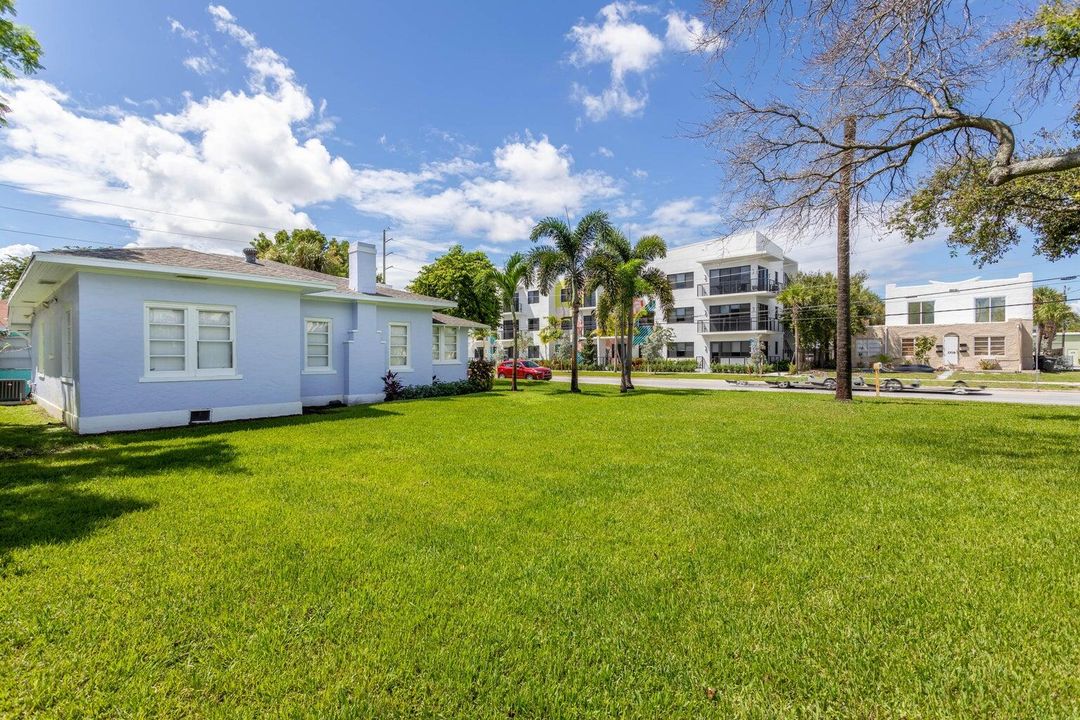 For Rent: $3,250 (3 beds, 2 baths, 1209 Square Feet)