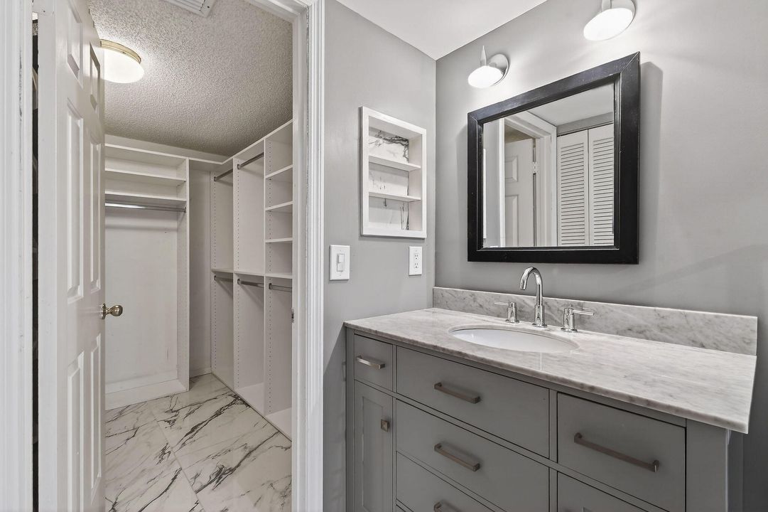 出租: $4,750 (2 贝兹, 2 浴室, 1250 平方英尺)