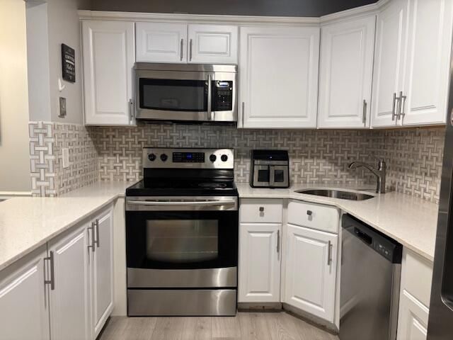 出租: $1,900 (2 贝兹, 2 浴室, 1115 平方英尺)