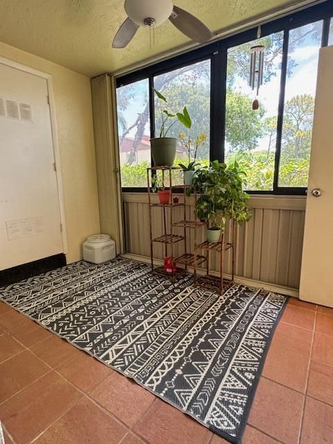 出租: $1,900 (2 贝兹, 2 浴室, 1115 平方英尺)