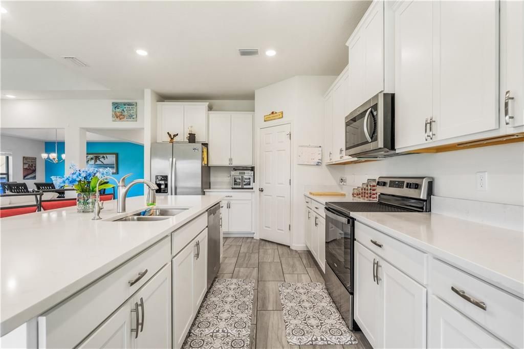 En Venta: $549,999 (4 camas, 3 baños, 2856 Pies cuadrados)