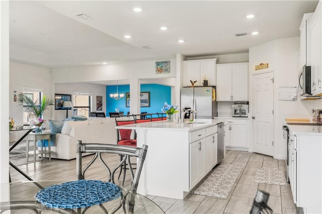 En Venta: $549,999 (4 camas, 3 baños, 2856 Pies cuadrados)