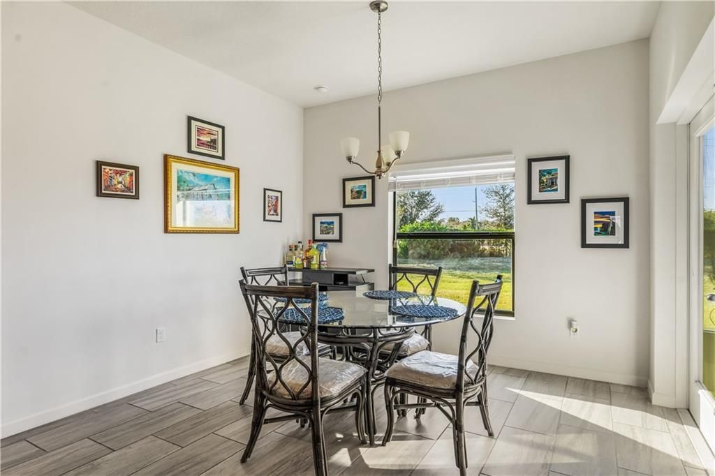 En Venta: $549,999 (4 camas, 3 baños, 2856 Pies cuadrados)