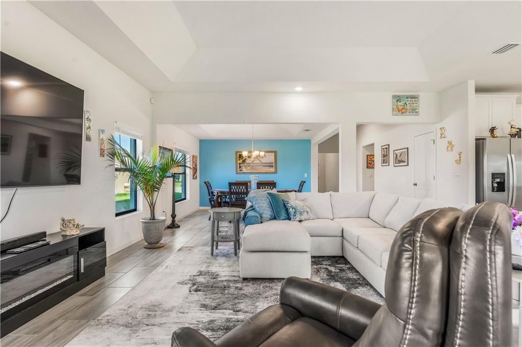 En Venta: $549,999 (4 camas, 3 baños, 2856 Pies cuadrados)