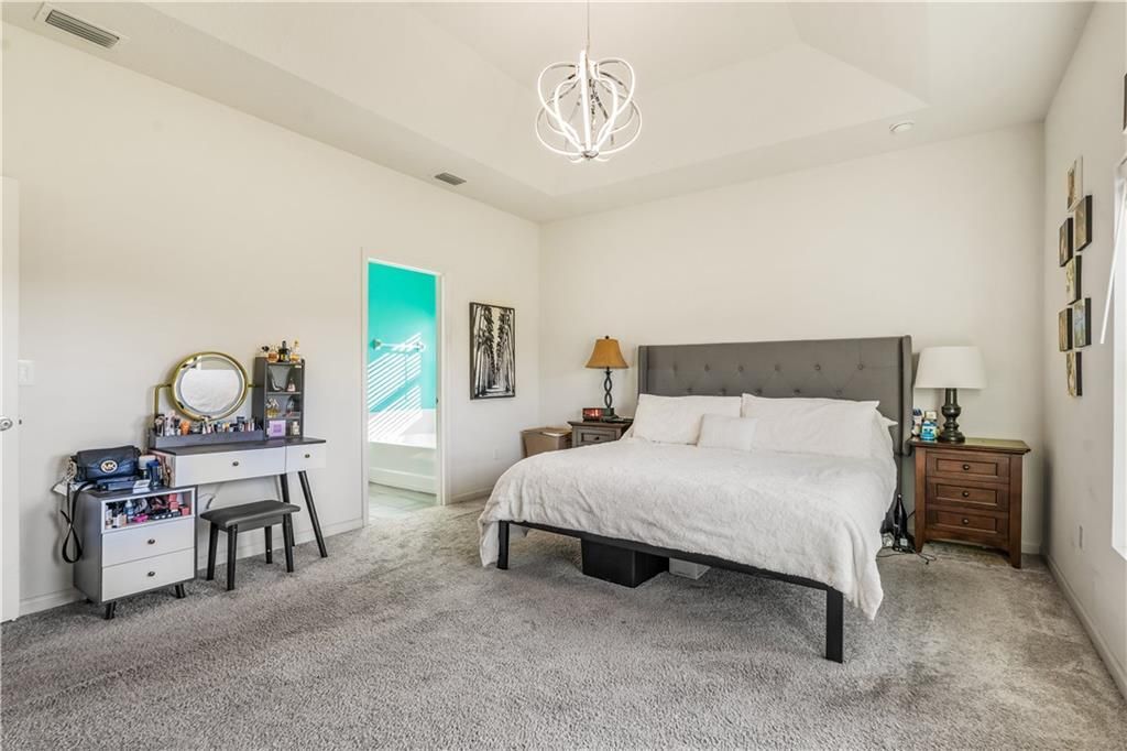 En Venta: $549,999 (4 camas, 3 baños, 2856 Pies cuadrados)