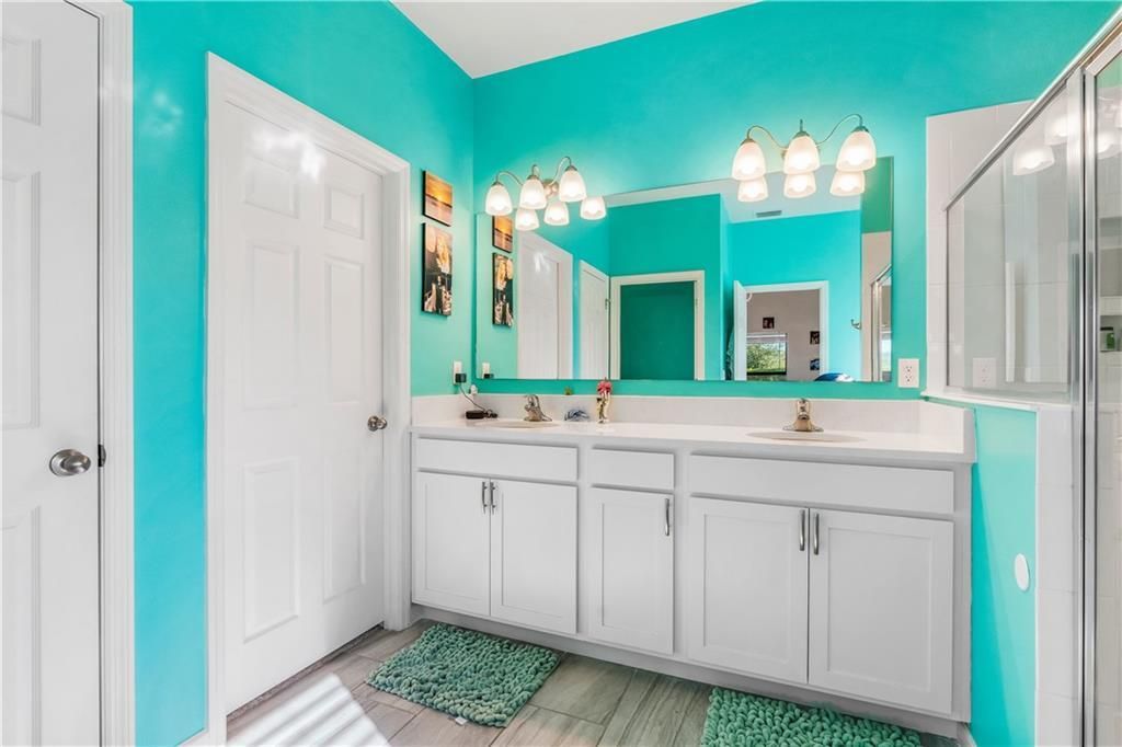 En Venta: $549,999 (4 camas, 3 baños, 2856 Pies cuadrados)