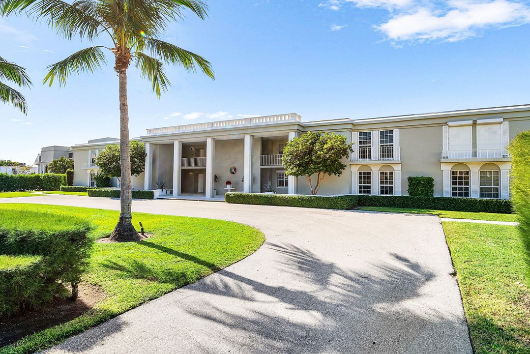 В аренду: $12,500 (2 спален, 2 ванн, 1168 Квадратных фут)