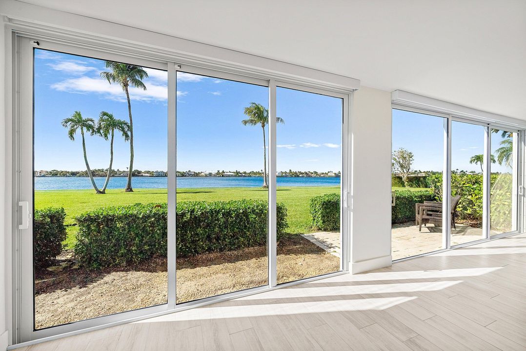 В аренду: $12,500 (2 спален, 2 ванн, 1168 Квадратных фут)