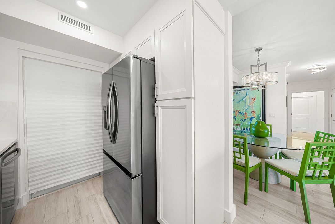 В аренду: $12,500 (2 спален, 2 ванн, 1168 Квадратных фут)