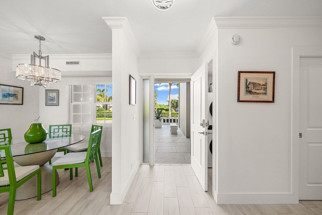 В аренду: $12,500 (2 спален, 2 ванн, 1168 Квадратных фут)