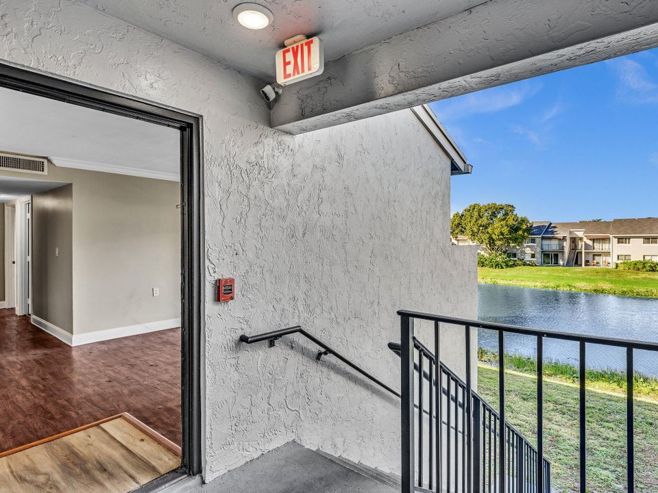 For Rent: $1,650 (2 beds, 1 baths, 708 Square Feet)