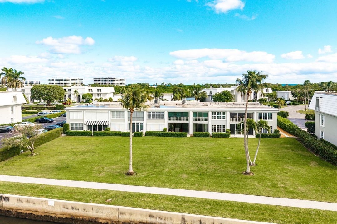 В аренду: $12,500 (2 спален, 2 ванн, 1168 Квадратных фут)