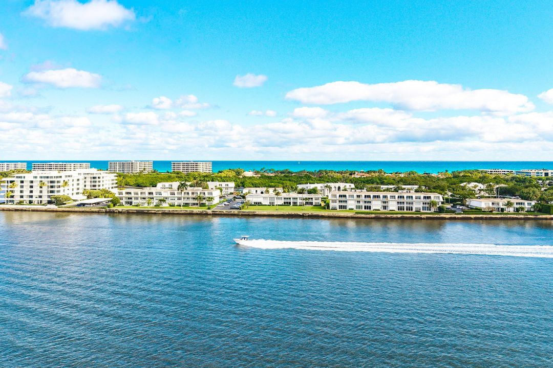 В аренду: $12,500 (2 спален, 2 ванн, 1168 Квадратных фут)