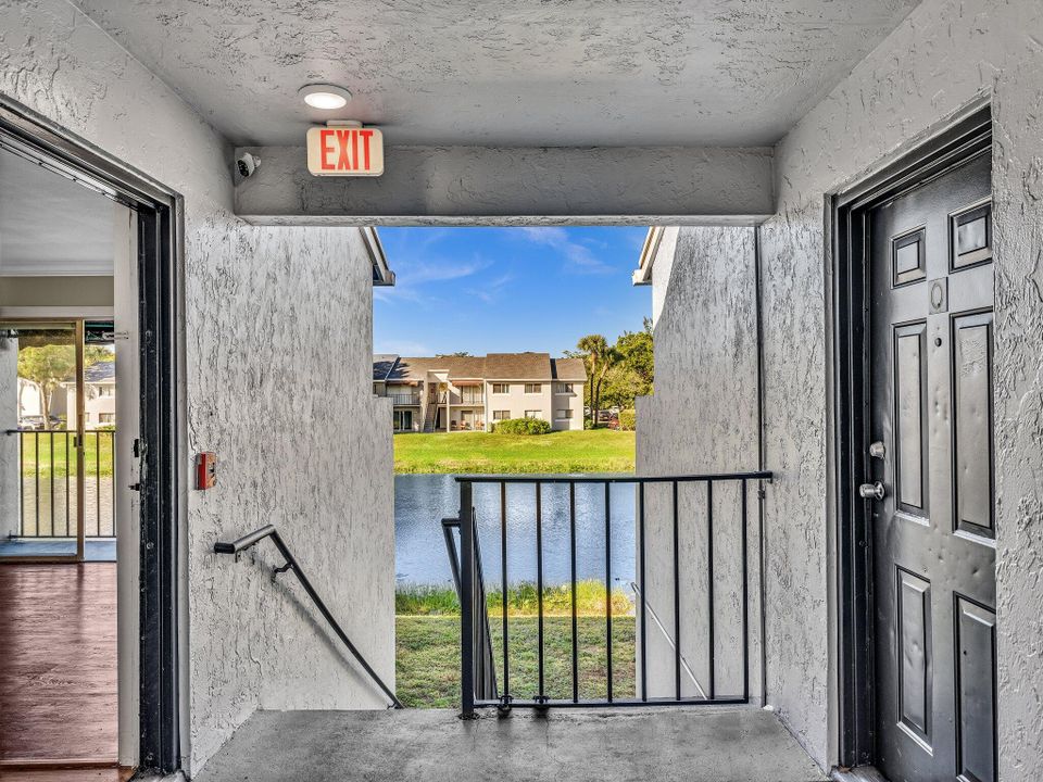 For Rent: $1,650 (2 beds, 1 baths, 708 Square Feet)